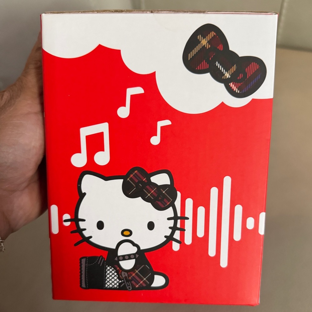 NIB RARE - HELLO KITTY - Bluetooth Speaker. Plaid Version - Wireless - Portable - Picture 4 of 4